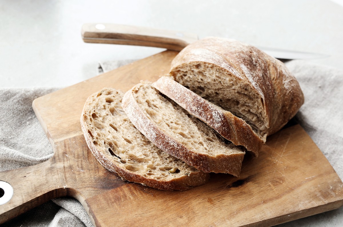 Much bread on the table